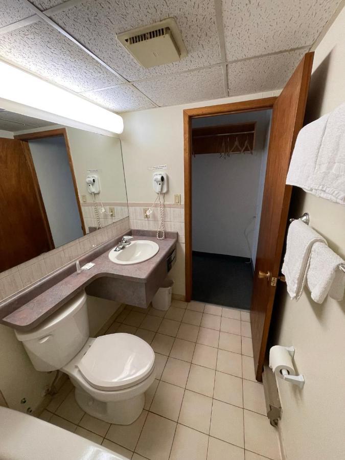 Motel 6032 Persepolis